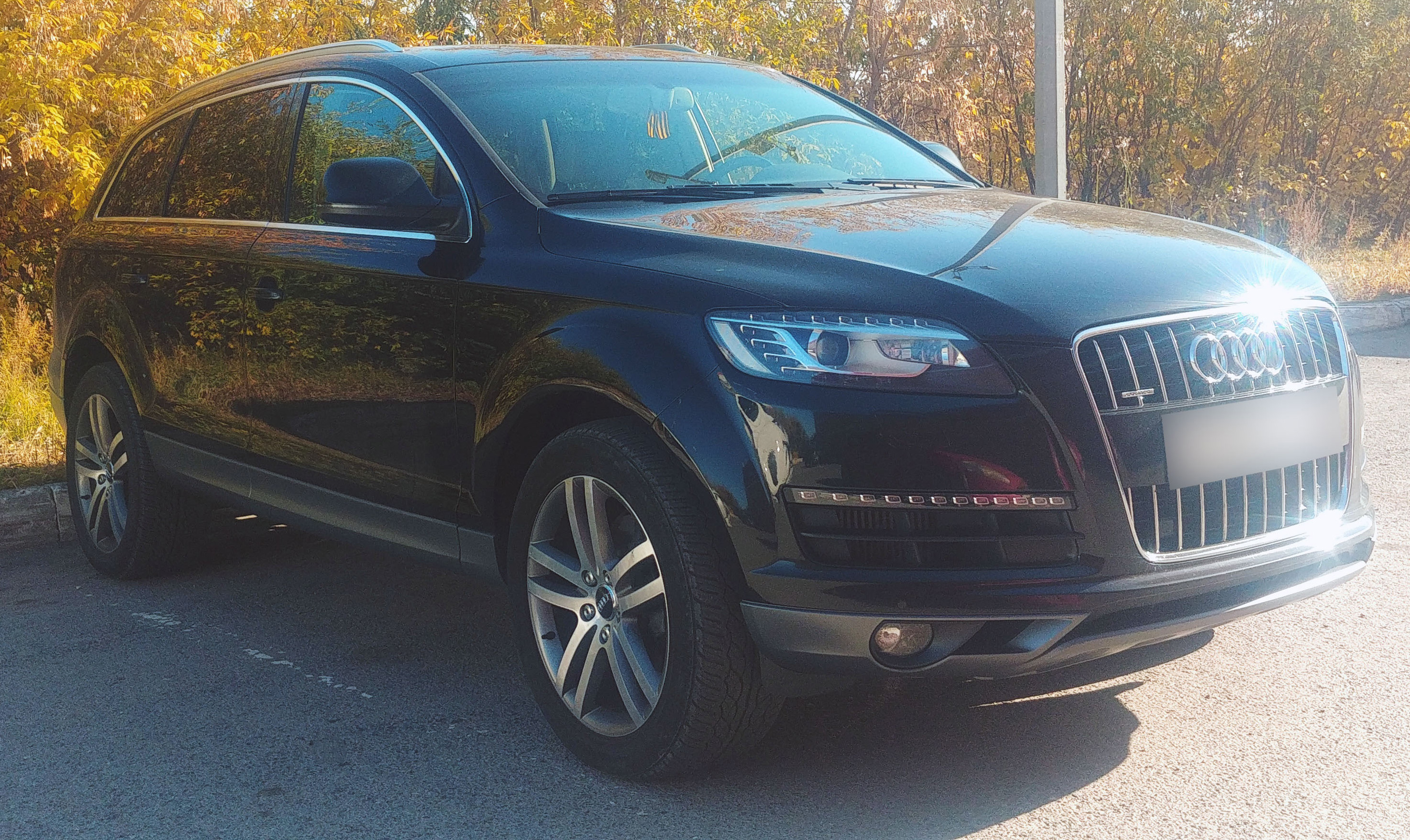 Прокат Audi Q7 в Красноярске без водителя - 7000 в день