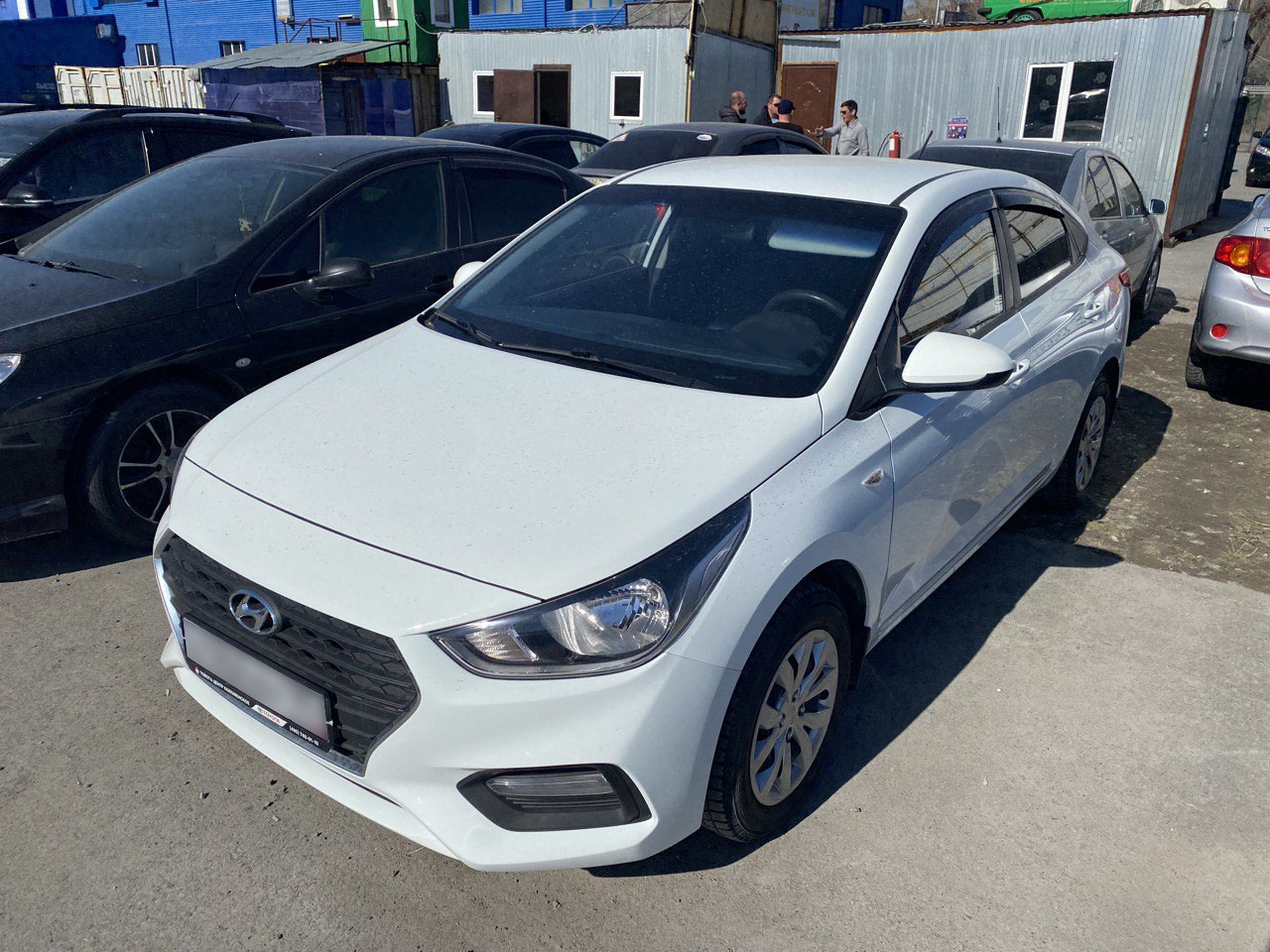 Прокат Hyundai Solaris в Красноярске без водителя - 2100 в день