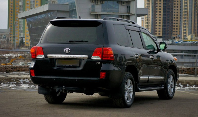 Toyota Land Cruiser 200